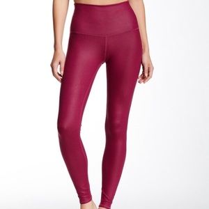 UNWORN! Alo Airbrush High Waist Legging in BERRY
